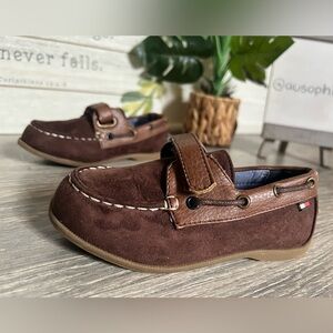 Tommy Hilfiger Kids’ Brown Boat Shoes w White Stitching & VeIcro. Size 9